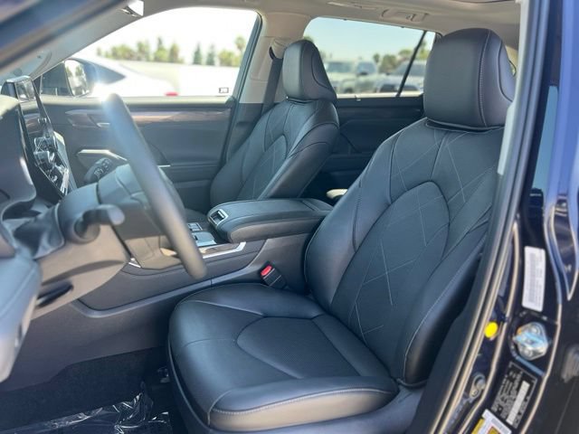 Certified 2026 Toyota Highlander Platinum AWD/4WD image 17