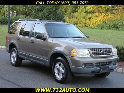 Used 2003 Ford Explorer XLT image 3