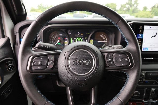 Used 2024 Jeep Wrangler Unlimited Rubicon 4xe AWD/4WD image 10