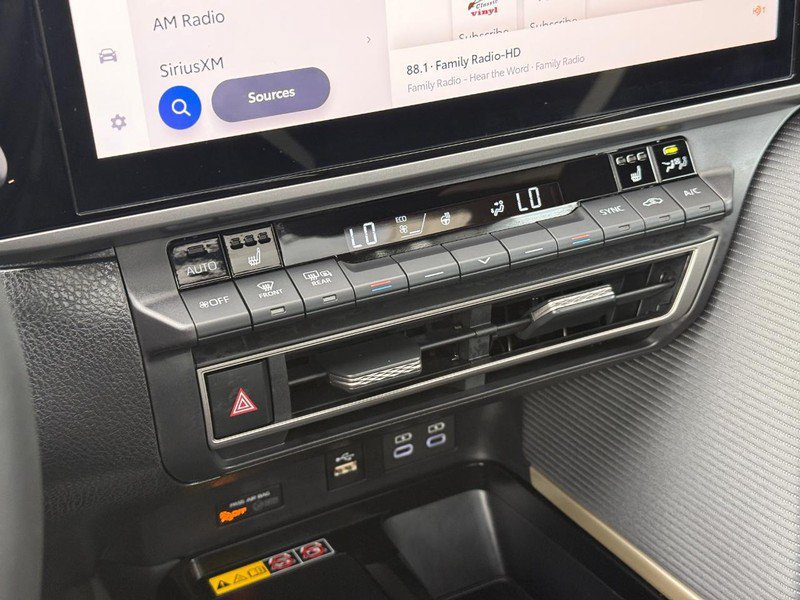 Used 2025 Toyota Camry SE w/ Multimedia Upgrade Package FWD image 28