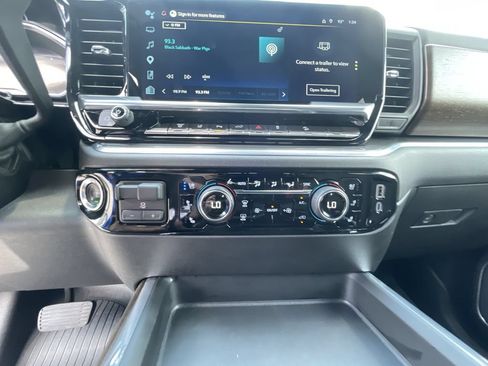 Used 2025 Chevrolet Silverado 2500 High Country w/ High Country Premium Package AWD/4WD image 35