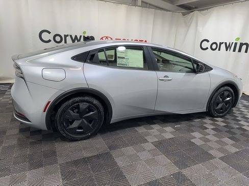 New 2026 Toyota Prius SE image 7