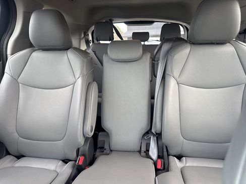 Used 2024 Toyota Sienna XLE image 18
