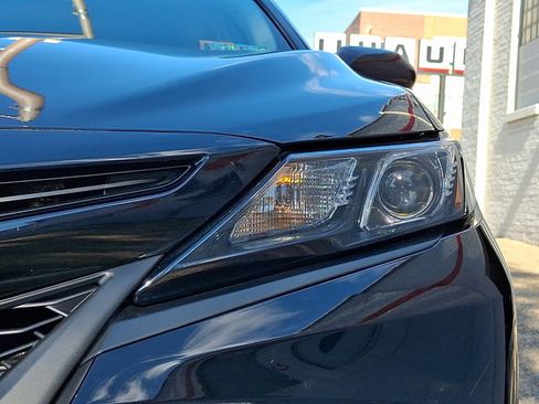 Used 2024 Toyota Camry SE FWD image 9