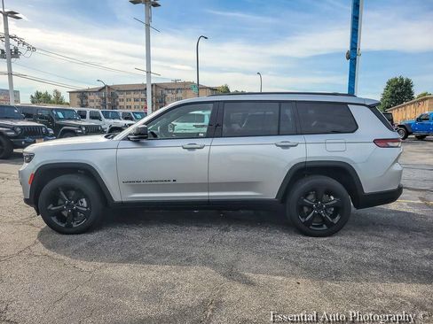 Used 2023 Jeep Grand Cherokee L Laredo AWD/4WD image 10