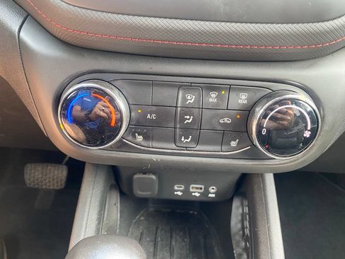 Used 2022 Chevrolet TrailBlazer RS FWD image 22
