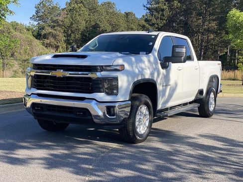 Used 2025 Chevrolet Silverado 3500 LT w/ Safety Package AWD/4WD image 10