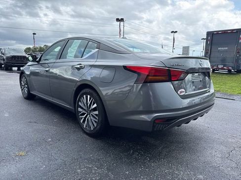 Used 2024 Nissan Altima 2.5 SV FWD image 24