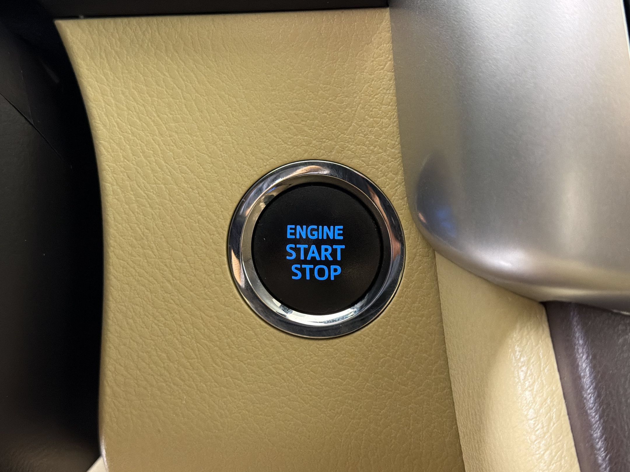 Used 2019 Toyota Highlander XLE AWD/4WD image 19