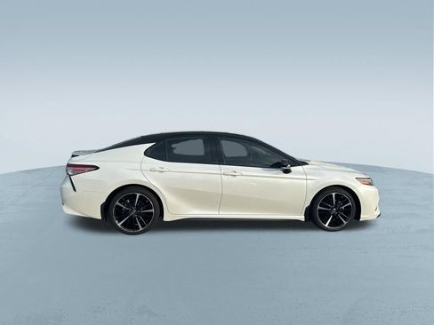 Used 2019 Toyota Camry XSE w/ Navigation Package FWD image 9
