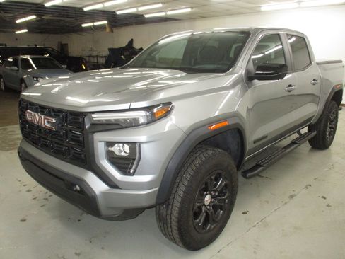 Used 2023 GMC Canyon Elevation w/ Elevation Premium Package AWD/4WD image 3