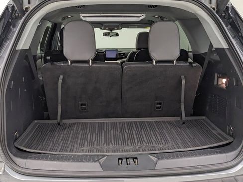 Certified 2022 Ford Explorer XLT w/ Equipment Group 202A image 8