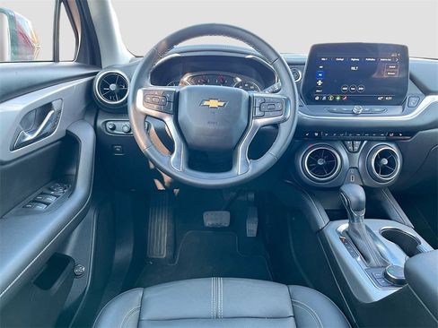 Used 2025 Chevrolet Blazer LT image 21