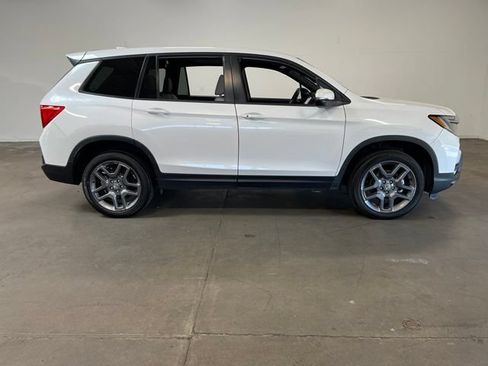 Used 2023 Honda Passport EX-L image 2