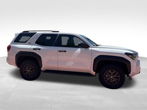 Used 2026 Toyota 4Runner SR5 AWD/4WD image 9