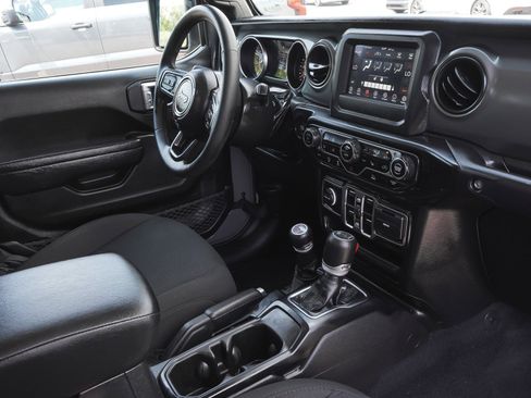 Used 2023 Jeep Gladiator Sport AWD/4WD image 40