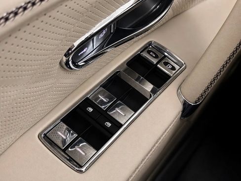 Used 2017 Bentley Flying Spur S V8 AWD/4WD image 34