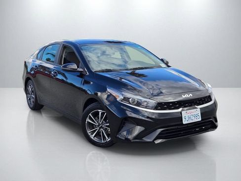 Used 2023 Kia Forte LXS w/ LXS Technology Package FWD image 1