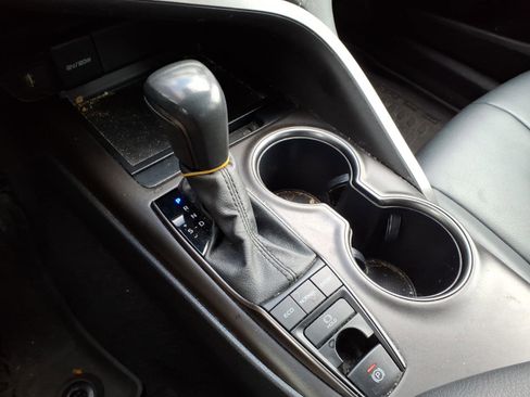 Certified 2022 Toyota Camry SE image 15