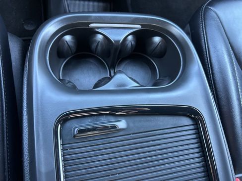 Used 2024 Chrysler Pacifica Touring-L w/ Uconnect Theater Family Group image 28