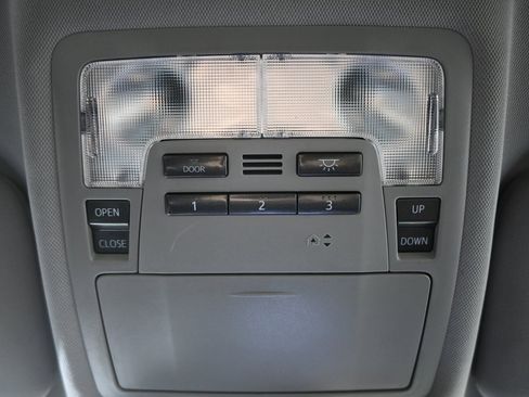 Used 2018 Toyota Highlander XLE image 33