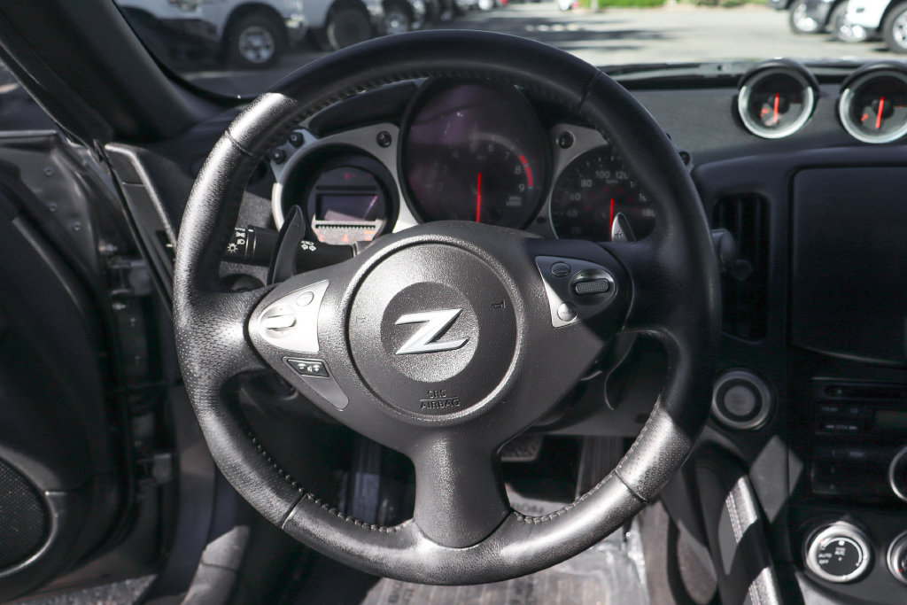 Used 2014 Nissan 370Z Coupe RWD image 22