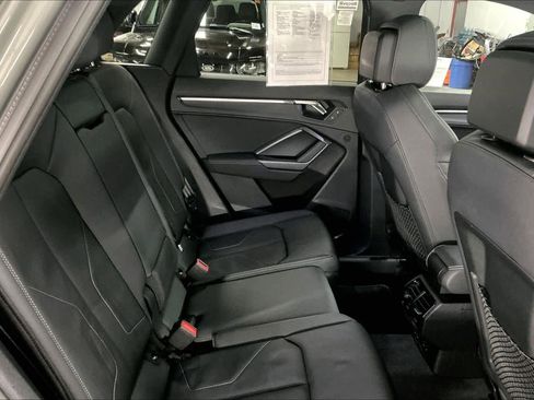 Used 2023 Audi Q3 2.0T Premium w/ Black Optic Sport Package image 29
