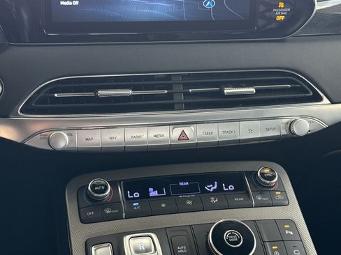 Used 2022 Hyundai Palisade Calligraphy image 40