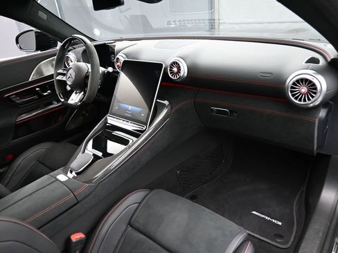 Used 2025 Mercedes-Benz AMG GT 63 image 30