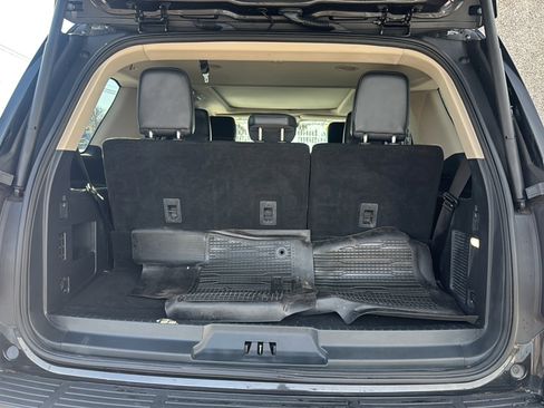 Used 2023 Ford Expedition XLT image 26