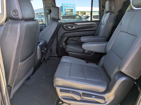 Used 2024 Chevrolet Suburban RST w/ Luxury Package image 13