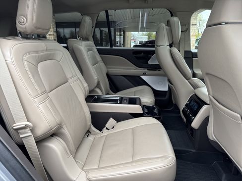 Used 2020 Lincoln Aviator Reserve w/ Equipment Group 202A AWD/4WD image 26