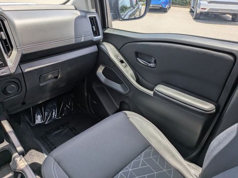 Certified 2025 Nissan Frontier SV w/ SV Convenience Package RWD image 18