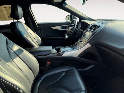 Certified 2020 Lincoln Nautilus Premier w/ Equipment Group 101A image 7