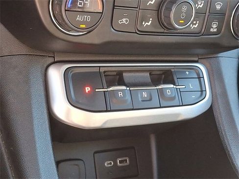 Used 2021 GMC Acadia SLE w/ Driver Convenience Package image 15