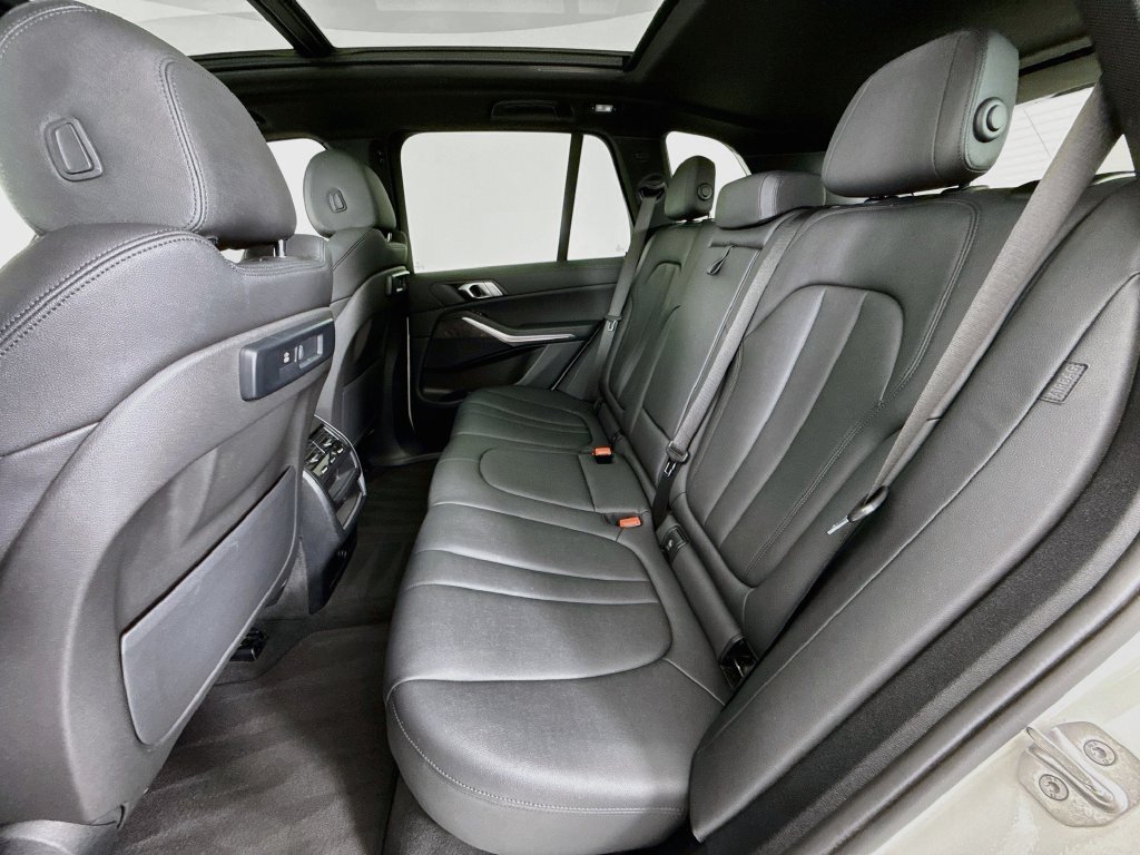 Used 2022 BMW X5 xDrive40i AWD/4WD image 22