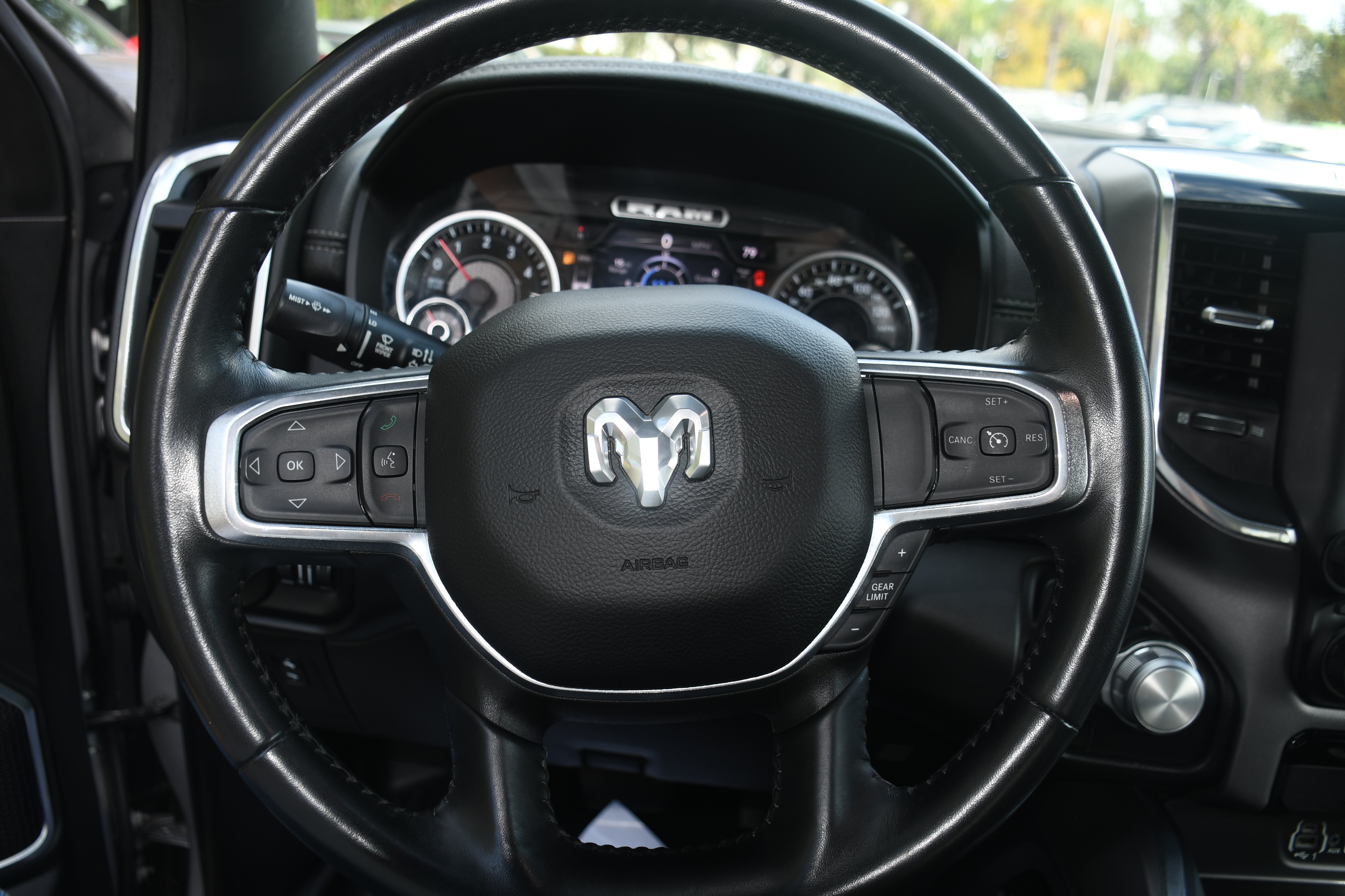 Used 2022 RAM 1500 Laramie w/ Sport Appearance Package AWD/4WD image 13