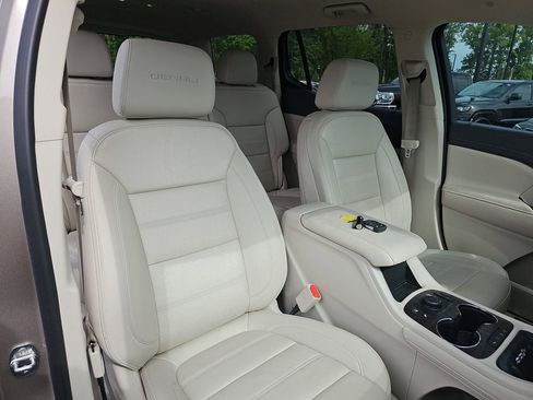 Used 2023 GMC Acadia Denali FWD image 13