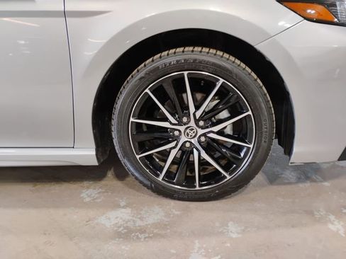 Used 2024 Toyota Camry SE image 30