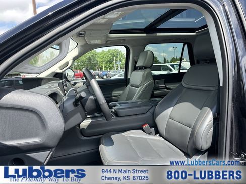 Used 2025 Ford Expedition Active AWD/4WD image 11