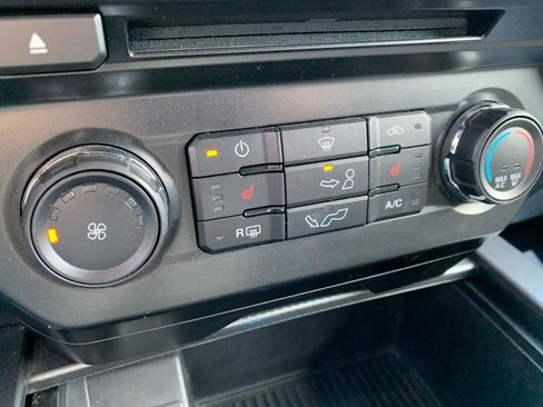 Used 2017 Ford F150 XLT w/ Equipment Group 302A Luxury image 18