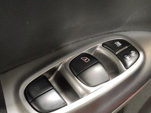 Used 2016 Nissan Juke S FWD image 27