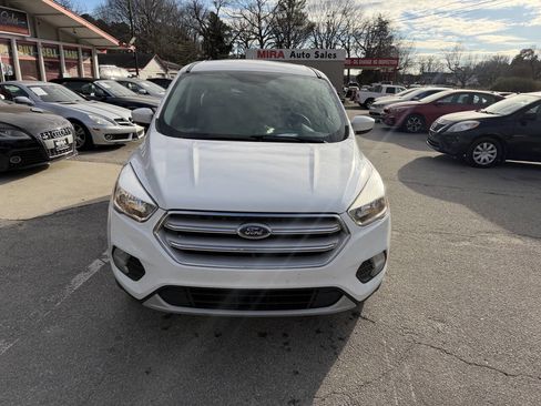 Used 2019 Ford Escape SE image 10