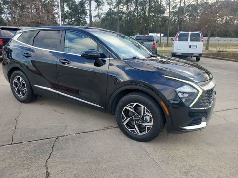 Used 2023 Kia Sportage LX image 8