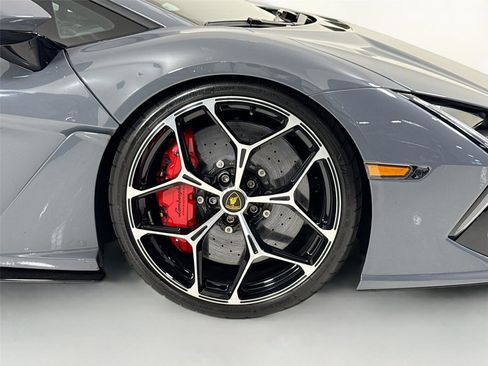 Used 2025 Lamborghini Revuelto AWD/4WD image 39