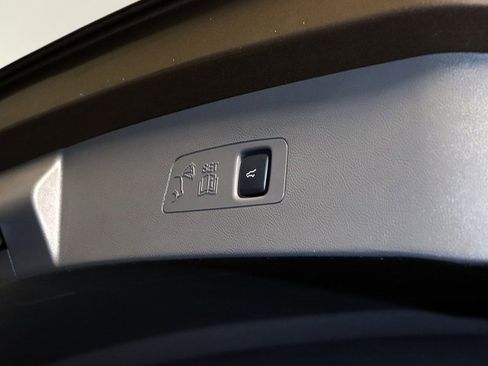 Used 2022 Lincoln Corsair AWD w/ Premium Package image 31