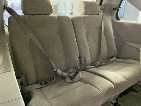Used 2005 Kia Sedona EX image 17