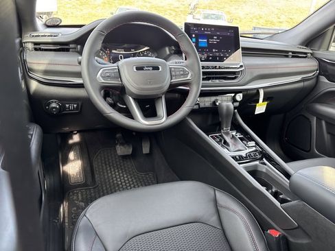 New 2026 Jeep Compass Trailhawk image 18