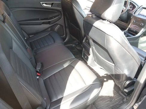 Used 2020 Ford Edge SEL image 15