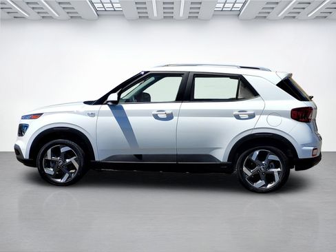 New 2026 Hyundai Venue SEL FWD image 7